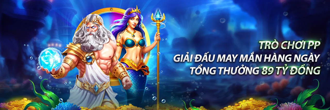 Game thủ chuyên nghiệp đang thi đấu eSports trên màn hình lớn